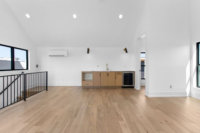 108B N 9th St, Nashville, TN 37206