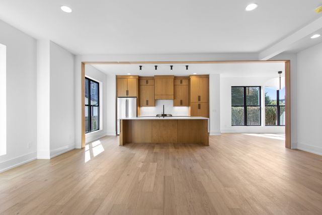 108B N 9th St, Nashville, TN 37206