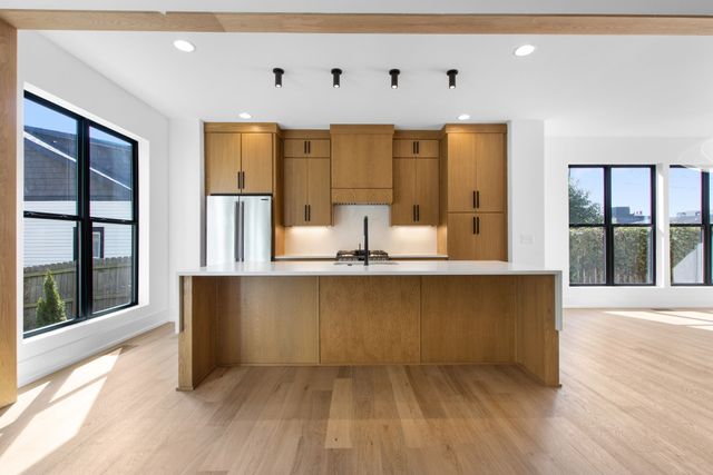108B N 9th St, Nashville, TN 37206