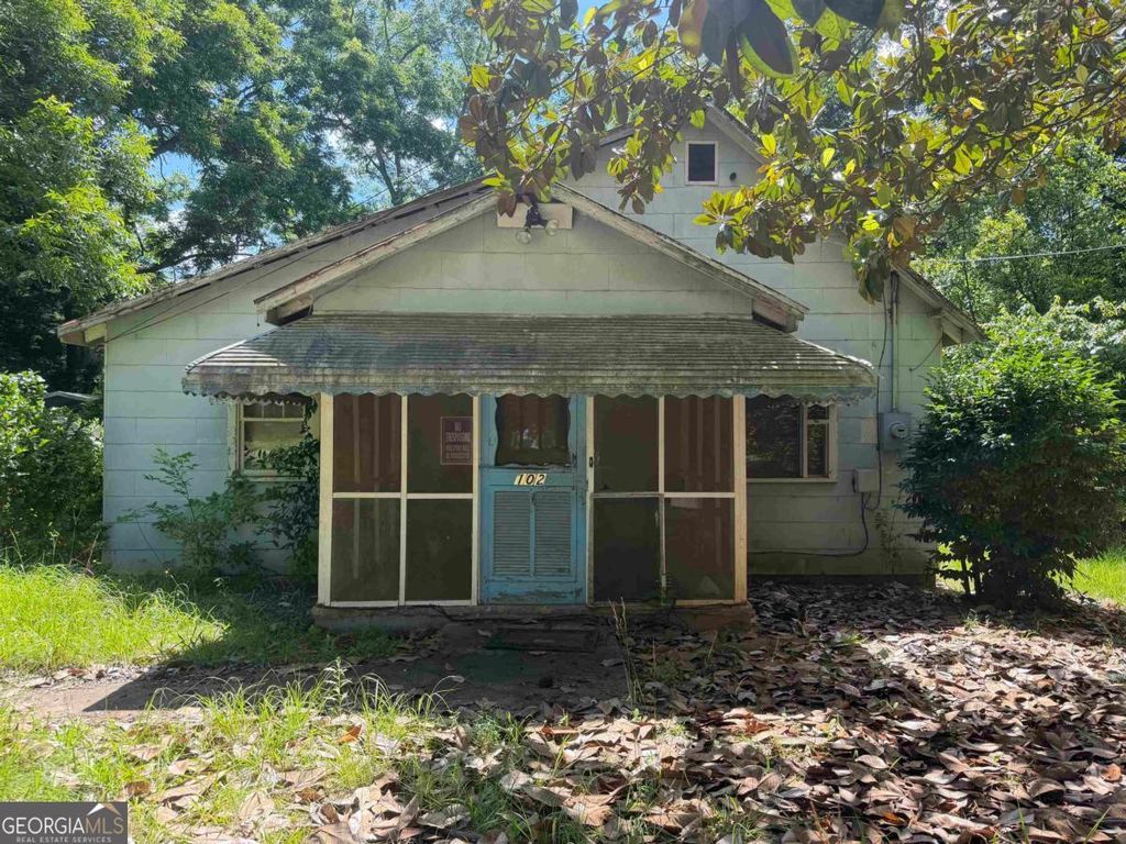 102 Mulberry Street, Greensboro, GA 30642