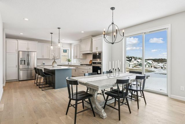 7334 Ambercrest Curve, Inver Grove Heights, MN 55077