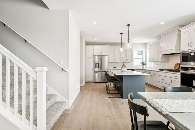 7334 Ambercrest Curve, Inver Grove Heights, MN 55077