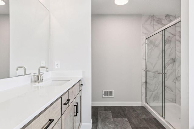 7334 Ambercrest Curve, Inver Grove Heights, MN 55077