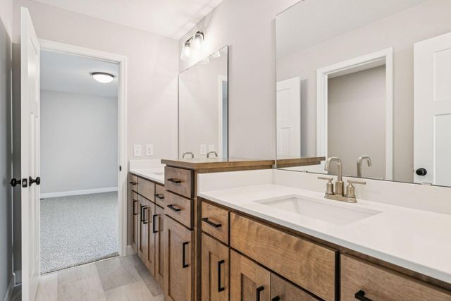 7334 Ambercrest Curve, Inver Grove Heights, MN 55077