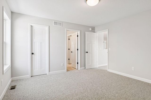 7334 Ambercrest Curve, Inver Grove Heights, MN 55077