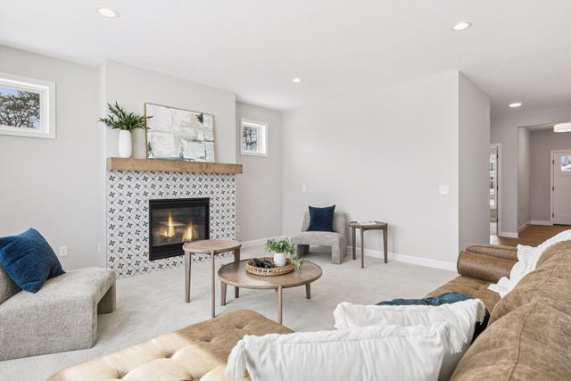 7334 Ambercrest Curve, Inver Grove Heights, MN 55077