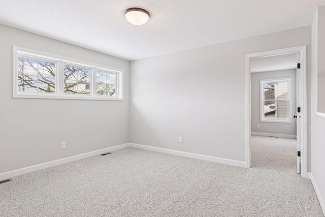 7334 Ambercrest Curve, Inver Grove Heights, MN 55077