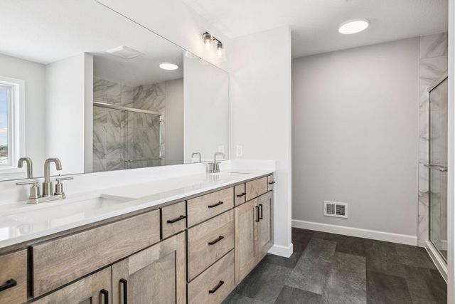 7334 Ambercrest Curve, Inver Grove Heights, MN 55077