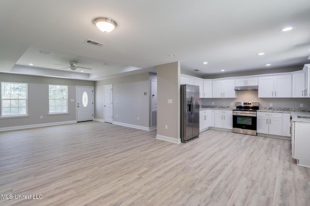 6590 Dummy Line Road, Picayune, MS 39466