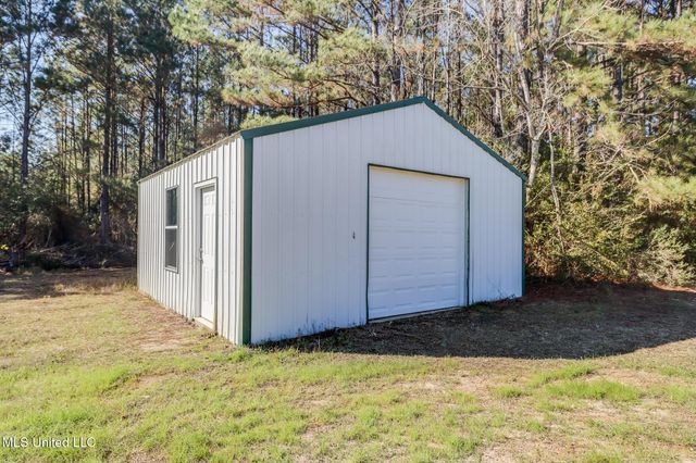 6590 Dummy Line Road, Picayune, MS 39466