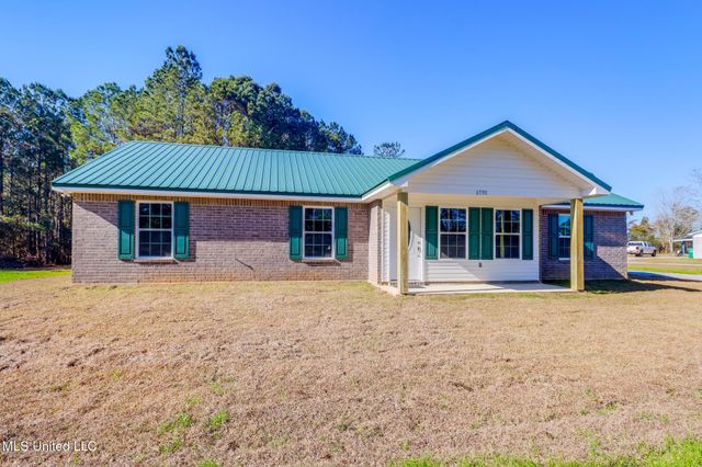 6590 Dummy Line Road, Picayune, MS 39466