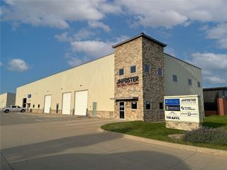 939 Metzger Drive B, Hiawatha, IA 52233