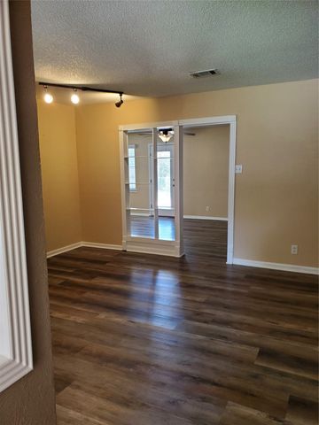 503 Harriett Street, Arlington, TX 76010