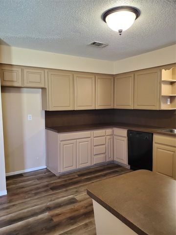 503 Harriett Street, Arlington, TX 76010