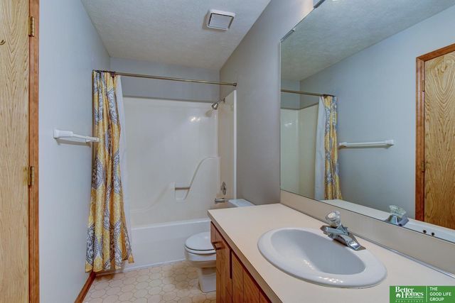 3614 N 104th Avenue, Omaha, NE 68134