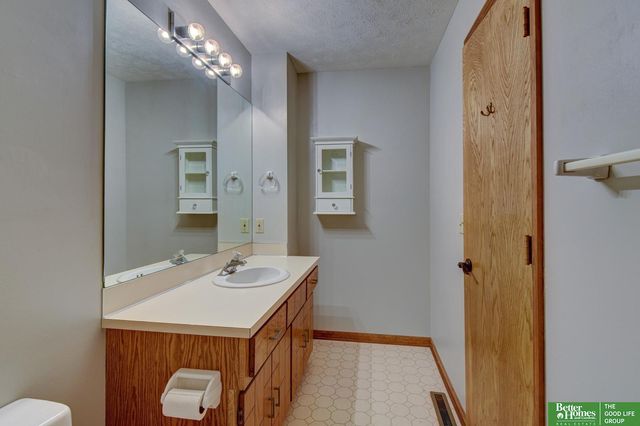 3614 N 104th Avenue, Omaha, NE 68134