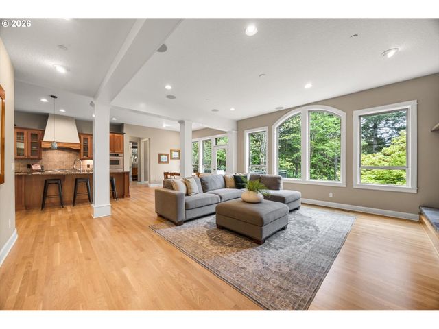 8711 Sw AMICUS Ter, Beaverton, OR 97007