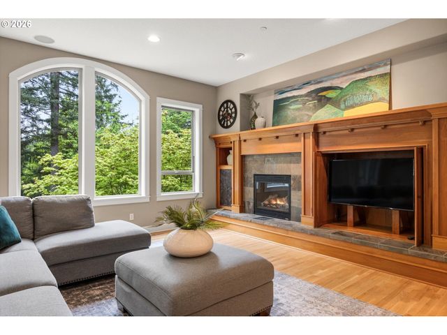 8711 Sw AMICUS Ter, Beaverton, OR 97007
