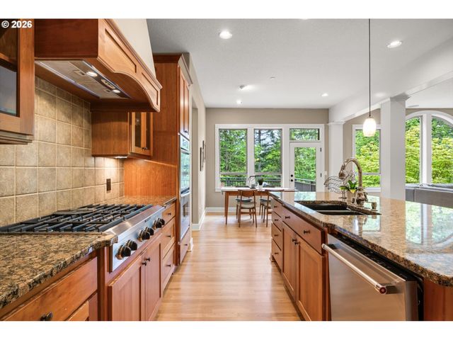 8711 Sw AMICUS Ter, Beaverton, OR 97007