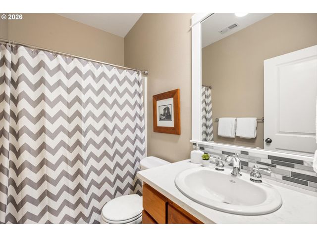 8711 Sw AMICUS Ter, Beaverton, OR 97007