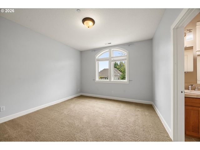 8711 Sw AMICUS Ter, Beaverton, OR 97007