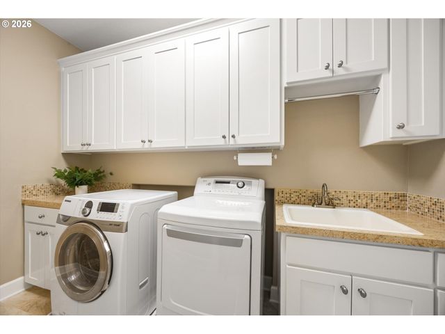 8711 Sw AMICUS Ter, Beaverton, OR 97007