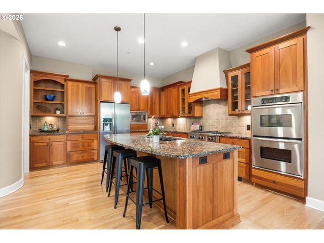 8711 Sw AMICUS Ter, Beaverton, OR 97007