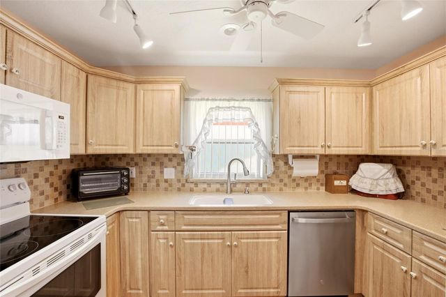 2223 VANTAGE TRACE, Sebring, FL 33872