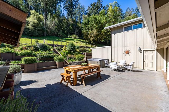 433 San Geronimo Valley Dr, San Geronimo, CA 94963