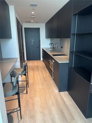 20 NE 11 3303a 3303A, Miami, FL 33132