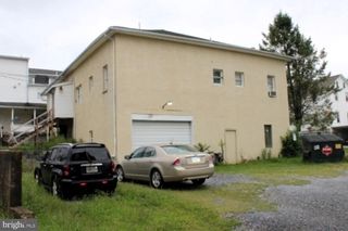 3 N MAIN ST, Stewartstown, PA 17363