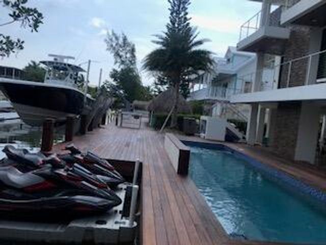 S 44 Blackwater Lane, Key Largo, FL 33037