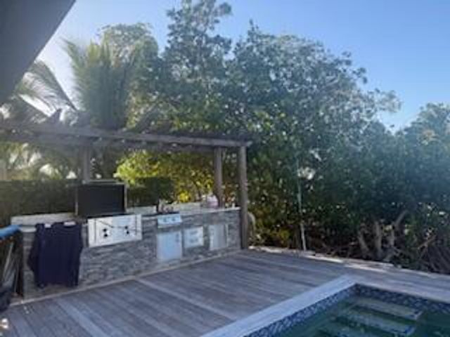 S 44 Blackwater Lane, Key Largo, FL 33037