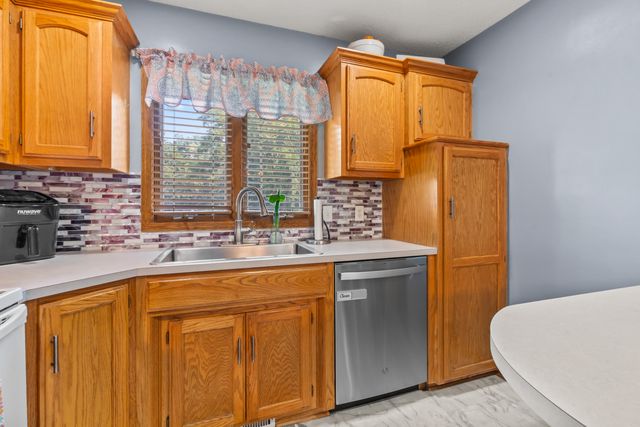 1211 JIM BROWN Parkway, Council Bluffs, IA 51503