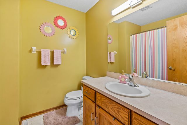 1211 JIM BROWN Parkway, Council Bluffs, IA 51503