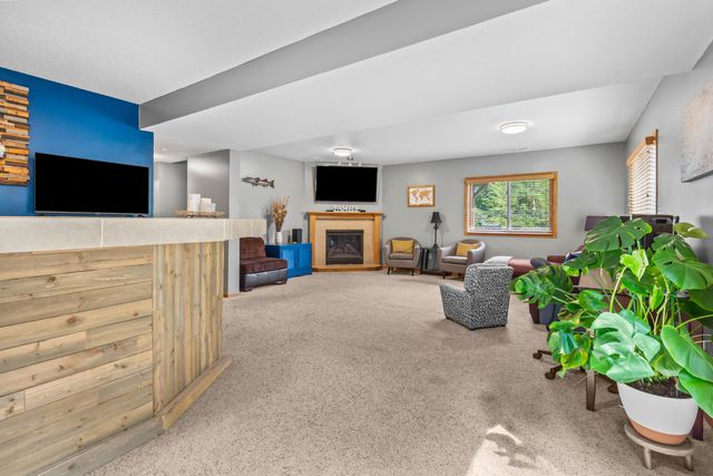 1211 JIM BROWN Parkway, Council Bluffs, IA 51503