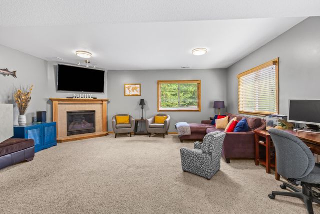 1211 JIM BROWN Parkway, Council Bluffs, IA 51503