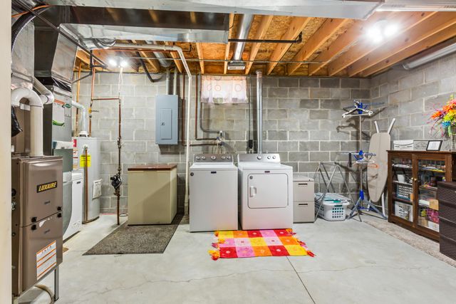 1211 JIM BROWN Parkway, Council Bluffs, IA 51503
