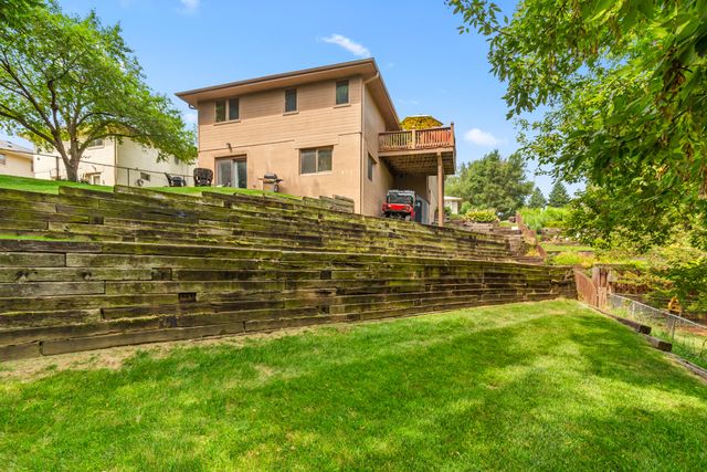 1211 JIM BROWN Parkway, Council Bluffs, IA 51503