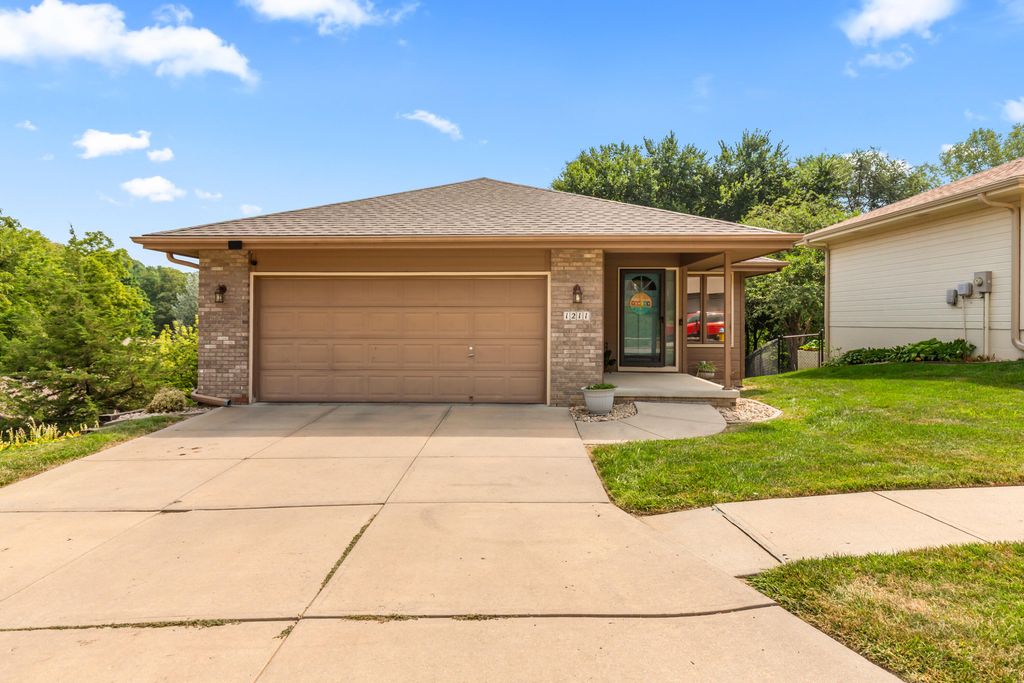 1211 JIM BROWN Parkway, Council Bluffs, IA 51503