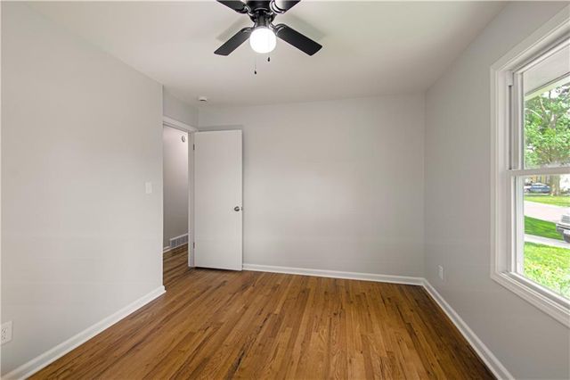 8000 W 85th Terrace, Overland Park, KS 66212