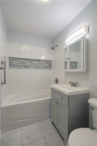 8000 W 85th Terrace, Overland Park, KS 66212