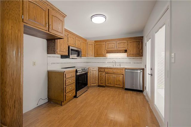 8000 W 85th Terrace, Overland Park, KS 66212