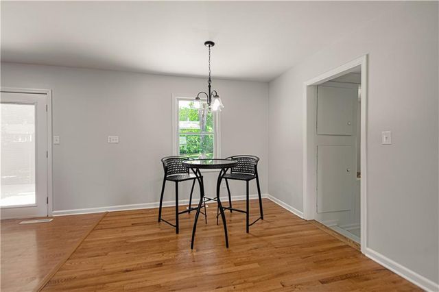 8000 W 85th Terrace, Overland Park, KS 66212