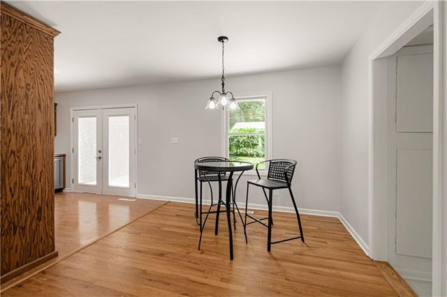 8000 W 85th Terrace, Overland Park, KS 66212