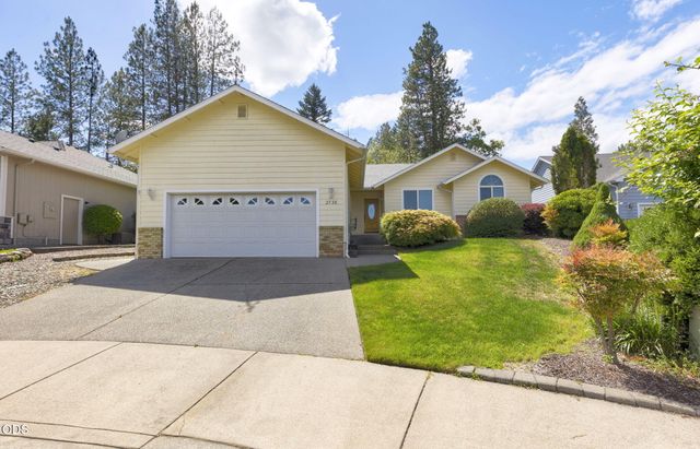 2738 SW Trinity Way, Grants Pass, OR 97527