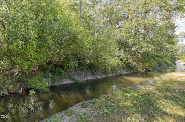 2738 SW Trinity Way, Grants Pass, OR 97527