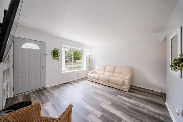 5719 Sunset Trail, Ypsilanti Twp, MI 48197
