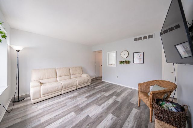 5719 Sunset Trail, Ypsilanti Twp, MI 48197