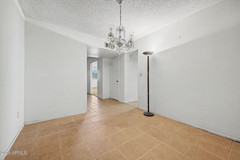 101 E THUNDERBIRD Trail, Phoenix, AZ 85042 — photo 2